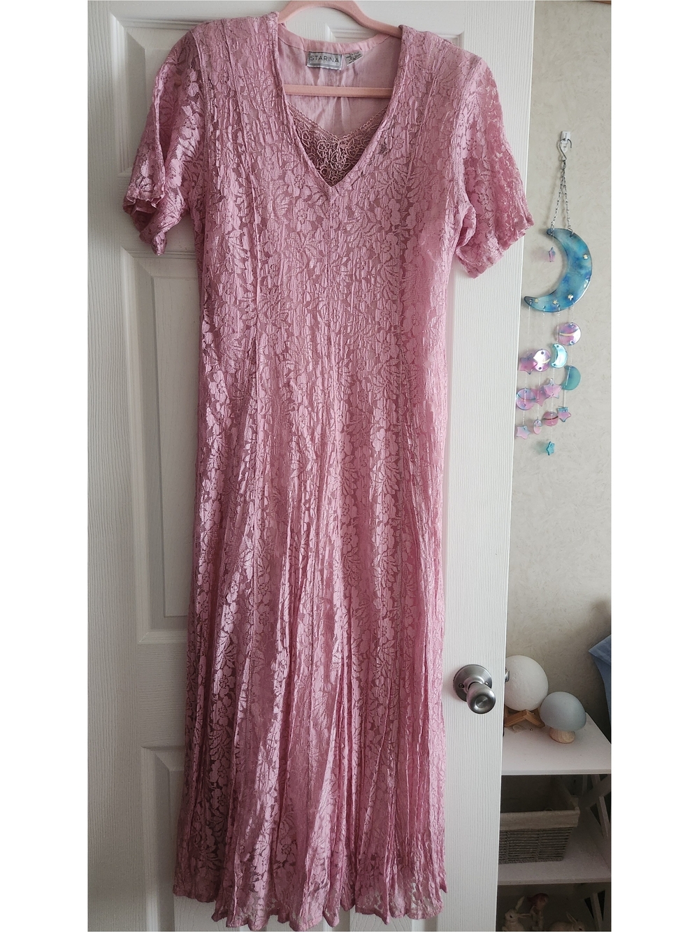 Vintage Starina Pink Lace Dress with V-Neck